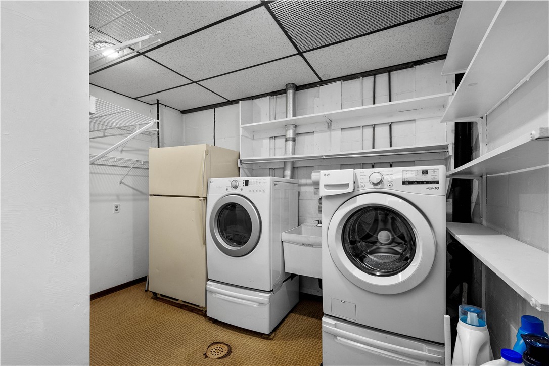 St Clair, Pennsylvania 15241, United States, 4 Bedrooms Bedrooms, ,3 BathroomsBathrooms,Residential,Contingent,160056