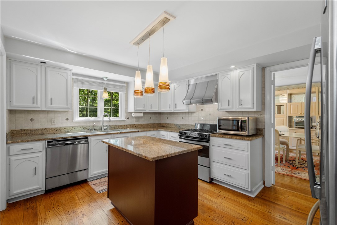 St Clair, Pennsylvania 15241, United States, 4 Bedrooms Bedrooms, ,3 BathroomsBathrooms,Residential,Contingent,160056