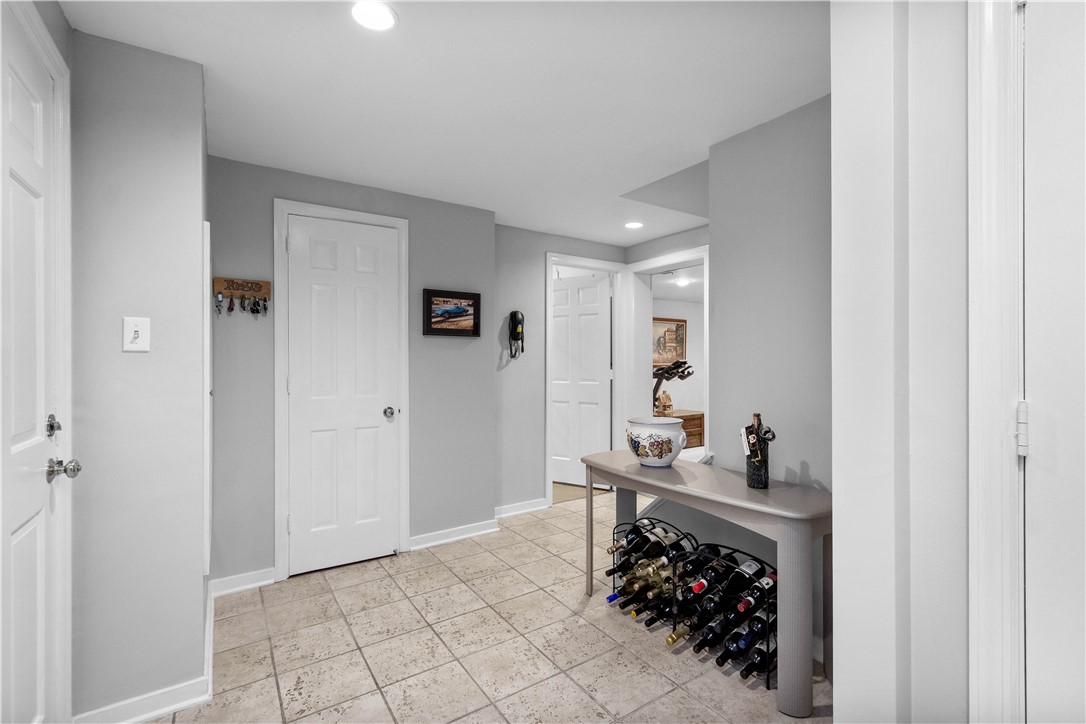 St Clair, Pennsylvania 15241, United States, 4 Bedrooms Bedrooms, ,3 BathroomsBathrooms,Residential,Contingent,160056