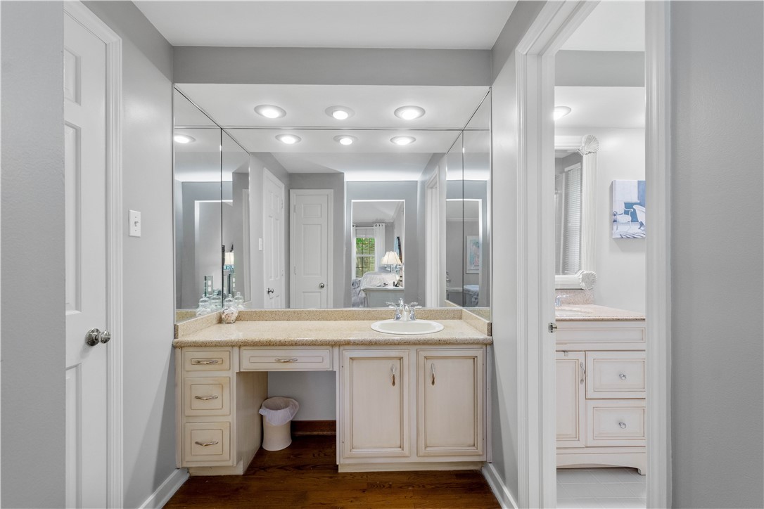 St Clair, Pennsylvania 15241, United States, 4 Bedrooms Bedrooms, ,3 BathroomsBathrooms,Residential,Contingent,160056