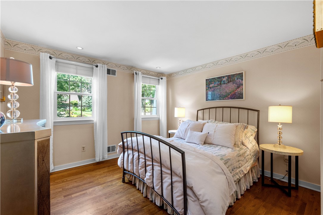 St Clair, Pennsylvania 15241, United States, 4 Bedrooms Bedrooms, ,3 BathroomsBathrooms,Residential,Contingent,160056