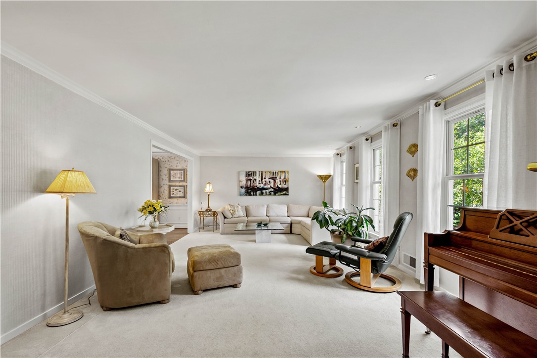 St Clair, Pennsylvania 15241, United States, 4 Bedrooms Bedrooms, ,3 BathroomsBathrooms,Residential,Contingent,160056