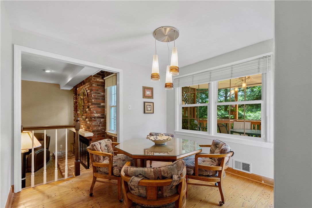 St Clair, Pennsylvania 15241, United States, 4 Bedrooms Bedrooms, ,3 BathroomsBathrooms,Residential,Contingent,160056