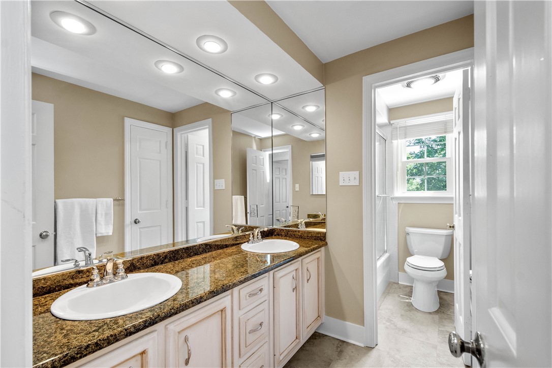 St Clair, Pennsylvania 15241, United States, 4 Bedrooms Bedrooms, ,3 BathroomsBathrooms,Residential,Contingent,160056