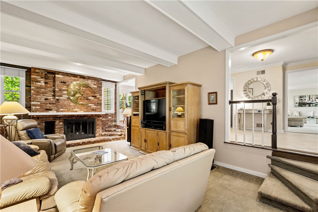 St Clair, Pennsylvania 15241, United States, 4 Bedrooms Bedrooms, ,3 BathroomsBathrooms,Residential,Contingent,160056