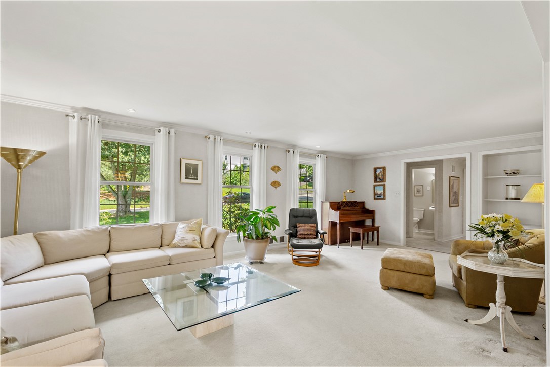 St Clair, Pennsylvania 15241, United States, 4 Bedrooms Bedrooms, ,3 BathroomsBathrooms,Residential,Contingent,160056