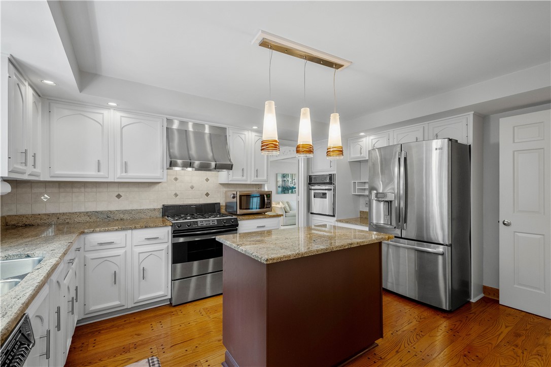 St Clair, Pennsylvania 15241, United States, 4 Bedrooms Bedrooms, ,3 BathroomsBathrooms,Residential,Contingent,160056