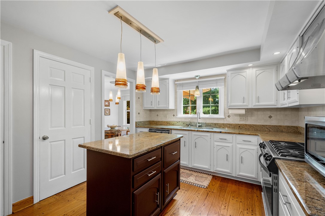 St Clair, Pennsylvania 15241, United States, 4 Bedrooms Bedrooms, ,3 BathroomsBathrooms,Residential,Contingent,160056