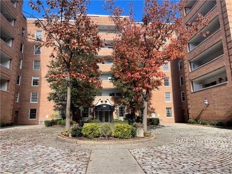 Photo for 302 Fox Chapel Rpad 304