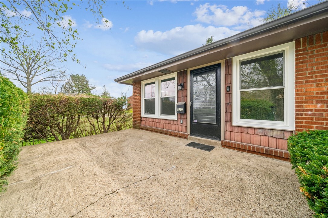 617 Pinefrost Dr, Monroeville, Pennsylvania image 3