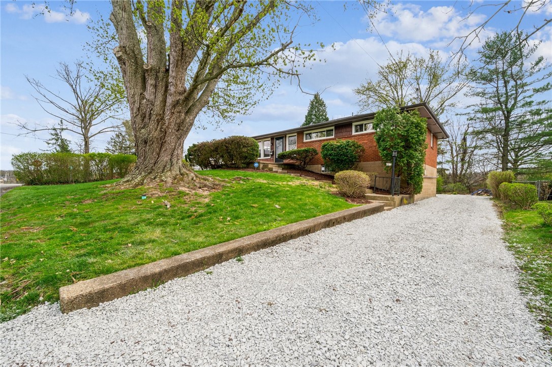 617 Pinefrost Dr, Monroeville, Pennsylvania image 2