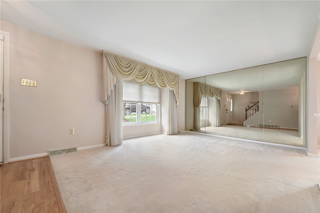 186 Heather Dr Dr, Monroeville, Pennsylvania image 3