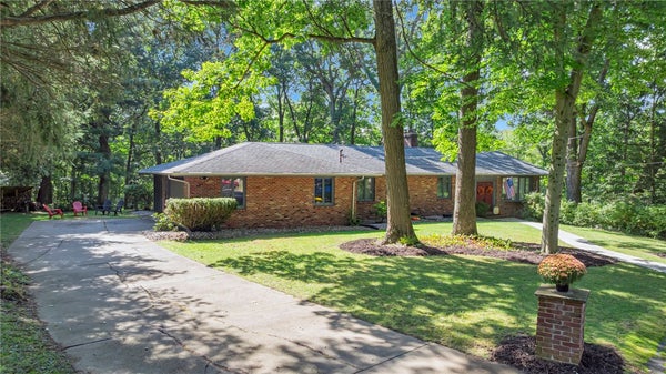 261 GENEVA DR, ALIQUIPPA, PA 15001 - Image 3009bedc2ec14301481b16bb7ee3fffa/2282823643