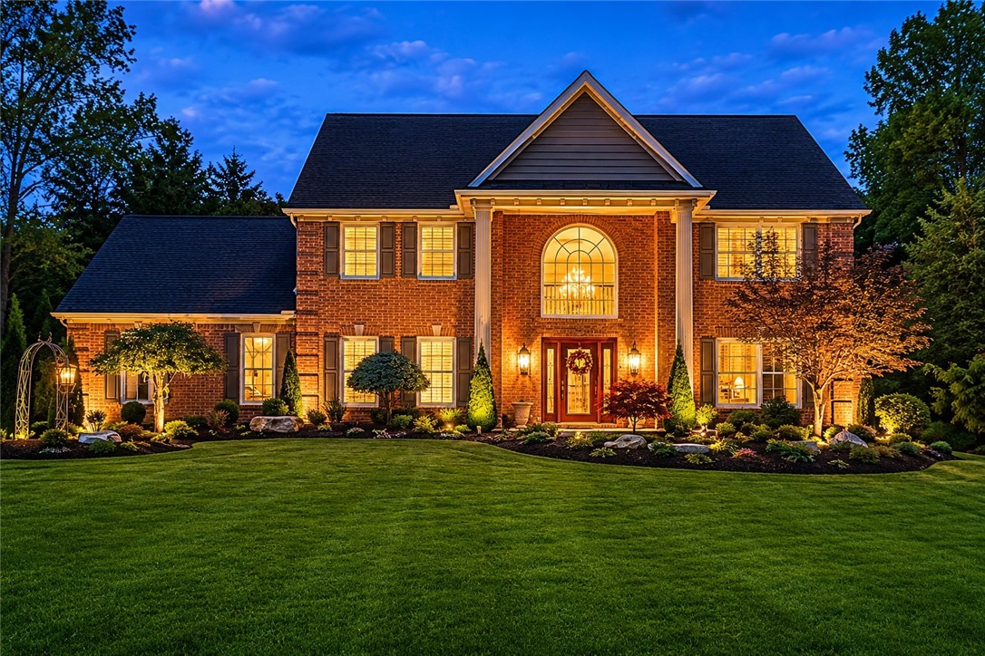 209 Redwood Dr