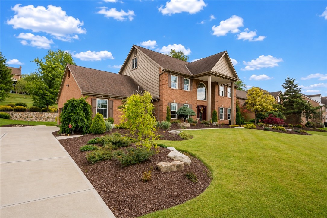 209 Redwood Dr