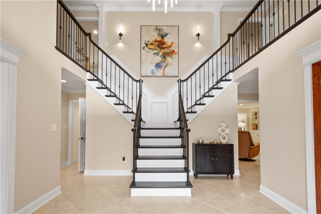 209 Redwood Dr