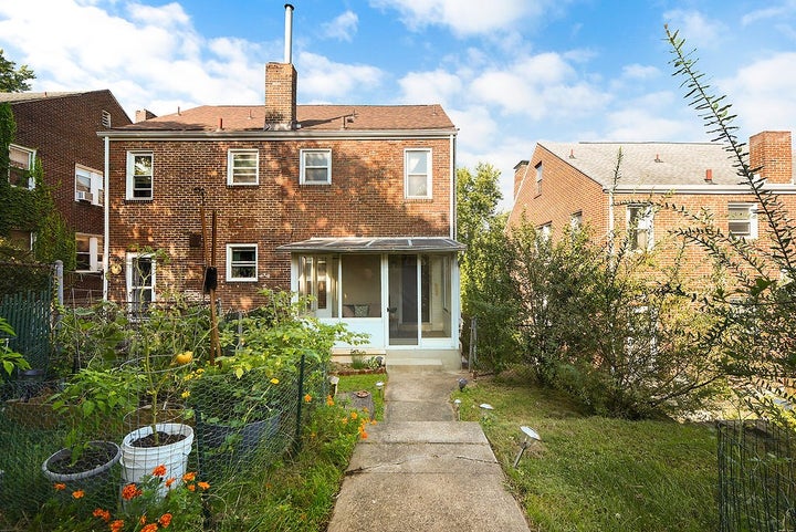 Photo 1 of 41 — 4311 Ludwick St, Squirrel Hill, PA 15217