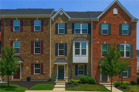 Townhouse For Sale - 212 Amon Street St<br/> Cranberry Twp, PA 16066