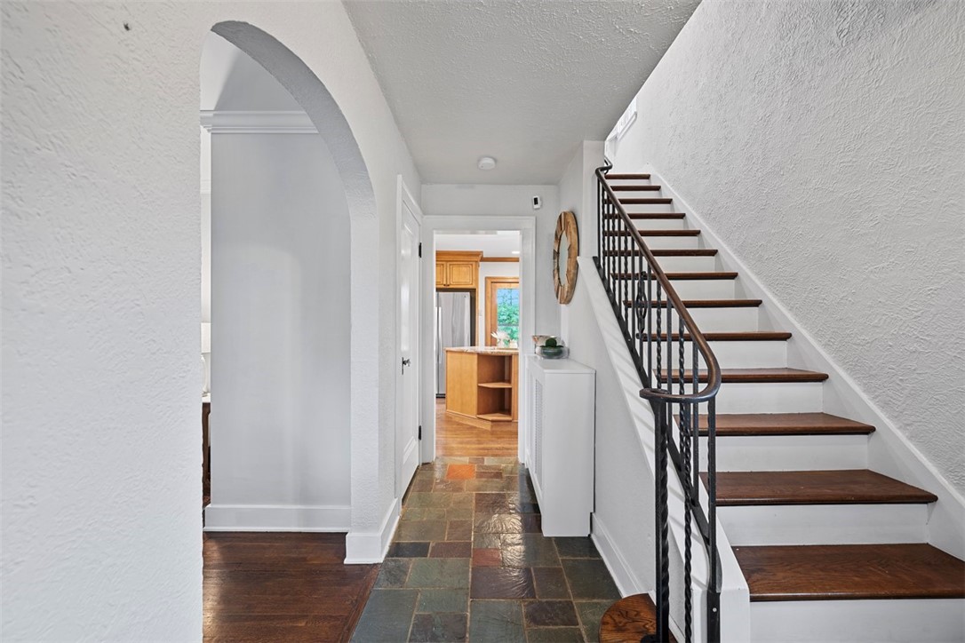 529 Hillcrest Place