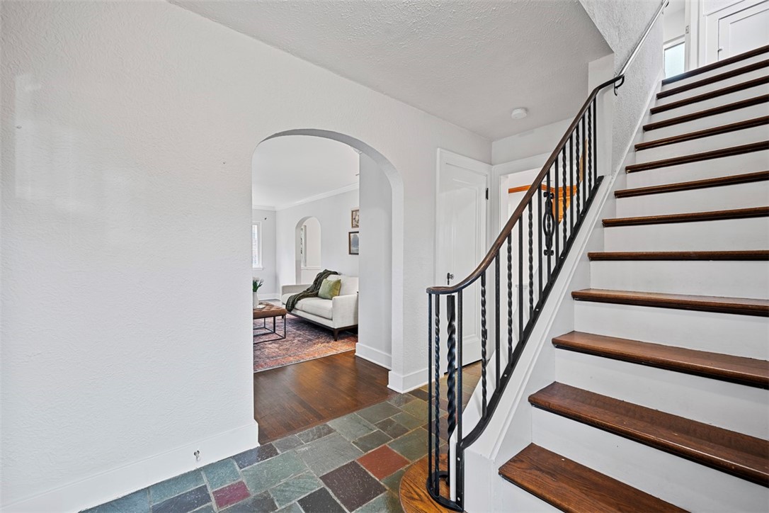529 Hillcrest Place
