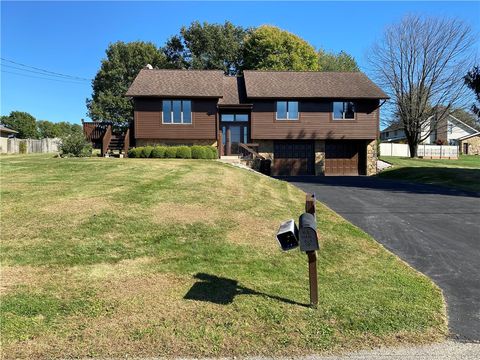 Photo of 272 Finnin Rd, New Kensington, PA 15068 (MLS # 1724374)