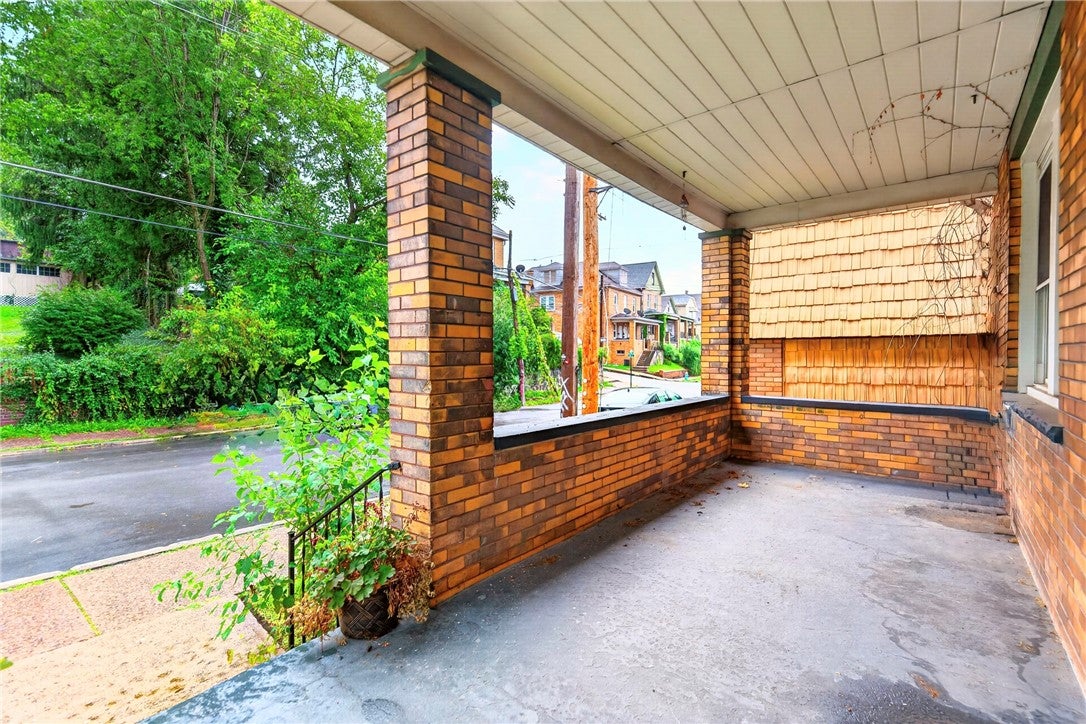 609 Pine St.