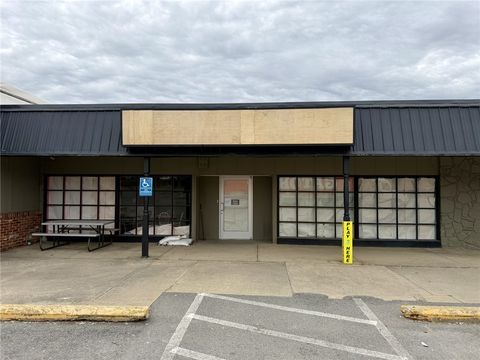Photo of 303 W Barr St, Mc Donald, PA 15057 (MLS # 1751167)
