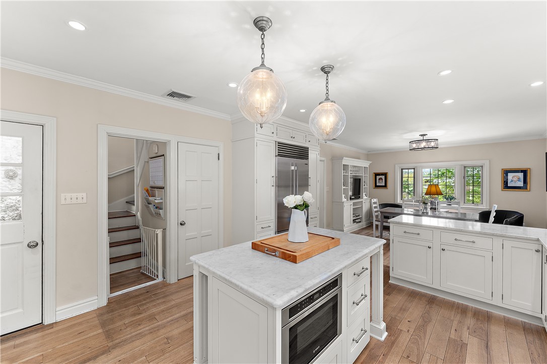 Edgeworth, Pennsylvania 15143, United States, 5 Bedrooms Bedrooms, ,4 BathroomsBathrooms,Residential,Active,203180