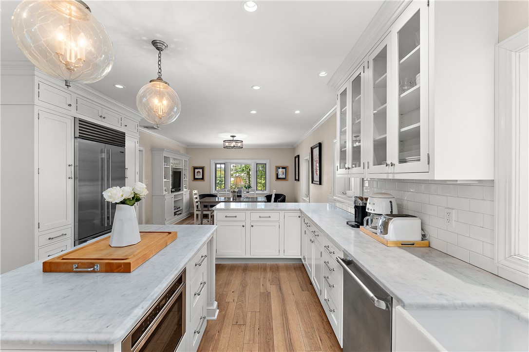 Edgeworth, Pennsylvania 15143, United States, 5 Bedrooms Bedrooms, ,4 BathroomsBathrooms,Residential,Active,203180