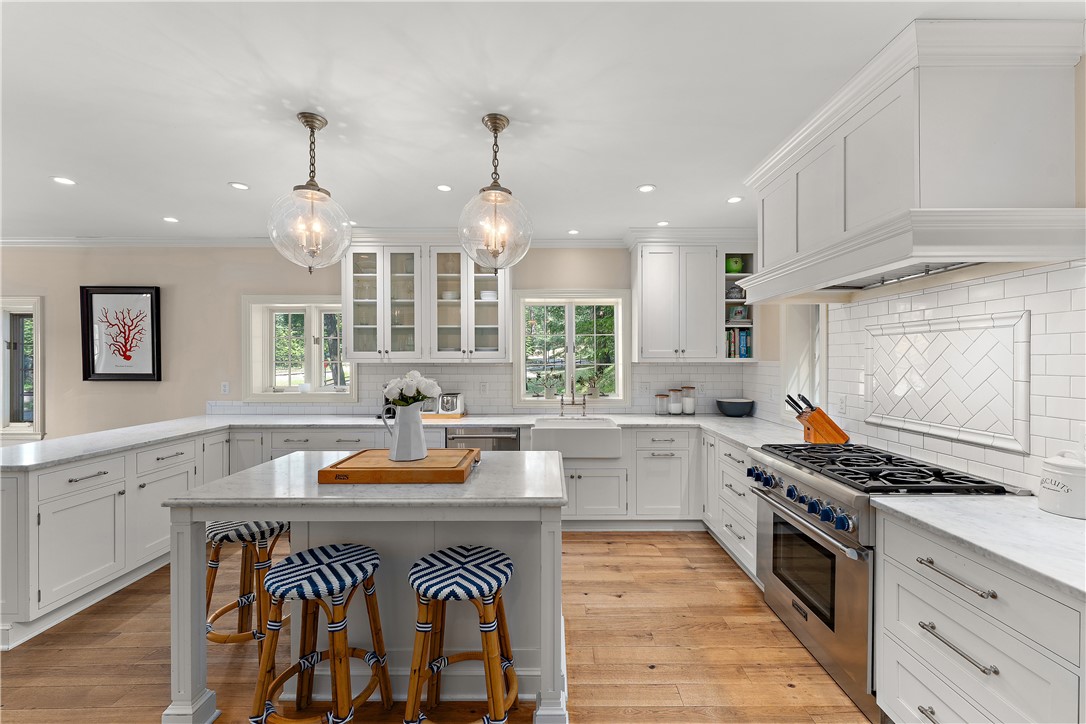 Edgeworth, Pennsylvania 15143, United States, 5 Bedrooms Bedrooms, ,4 BathroomsBathrooms,Residential,Active,203180