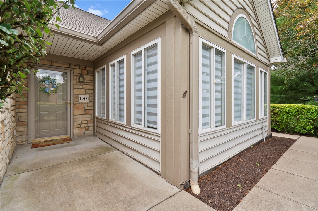 1701 Heather Heights Dr