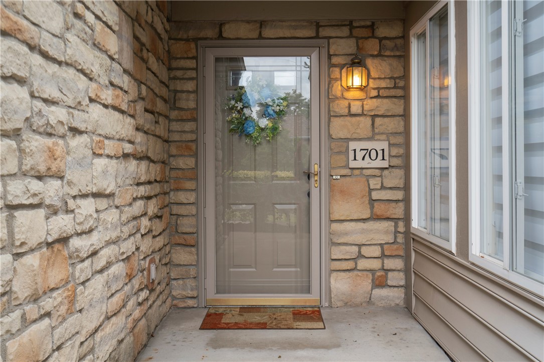 1701 Heather Heights Dr