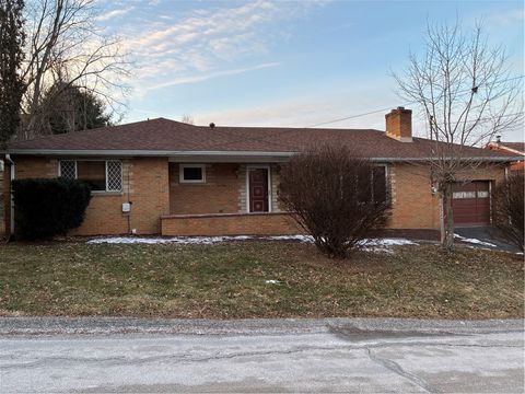 Photo of 628 Marple Ave, Canonsburg, PA 15317 (MLS # 1739145)