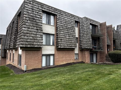 611 Forest Green Moon/Crescent Twp PA 15108