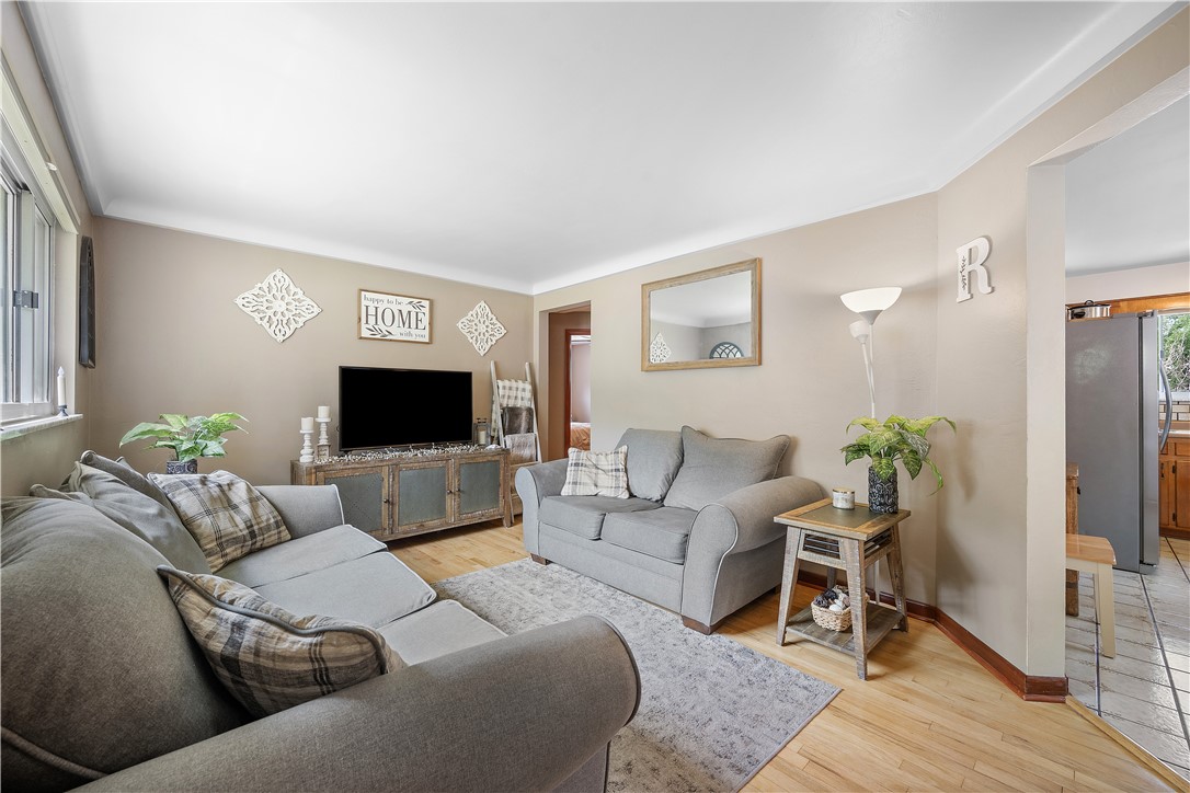 Lincoln Place, Pennsylvania 15207, United States, 2 Bedrooms Bedrooms, ,2 BathroomsBathrooms,Residential,Contingent,145944