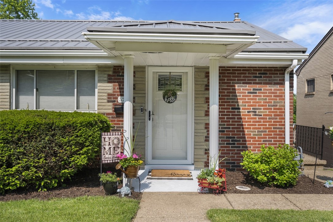 Lincoln Place, Pennsylvania 15207, United States, 2 Bedrooms Bedrooms, ,2 BathroomsBathrooms,Residential,Contingent,145944