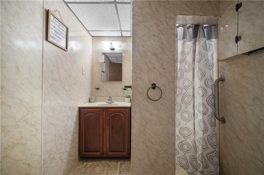 Lincoln Place, Pennsylvania 15207, United States, 2 Bedrooms Bedrooms, ,2 BathroomsBathrooms,Residential,Contingent,145944