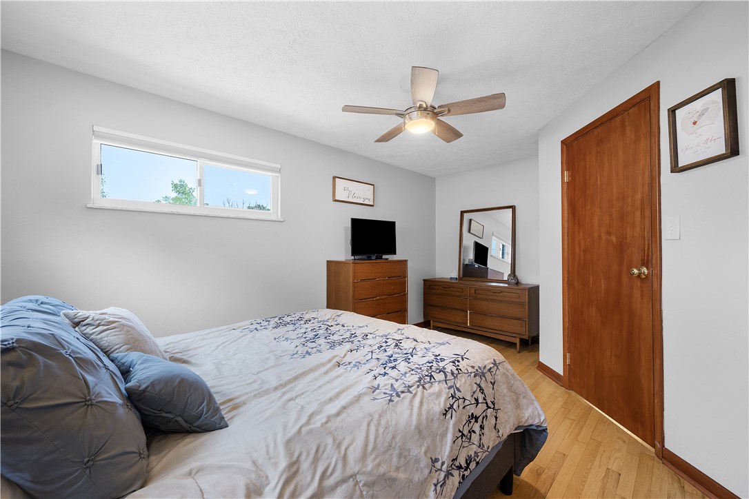 Lincoln Place, Pennsylvania 15207, United States, 2 Bedrooms Bedrooms, ,2 BathroomsBathrooms,Residential,Contingent,145944