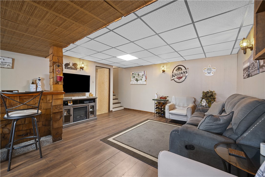 Lincoln Place, Pennsylvania 15207, United States, 2 Bedrooms Bedrooms, ,2 BathroomsBathrooms,Residential,Contingent,145944