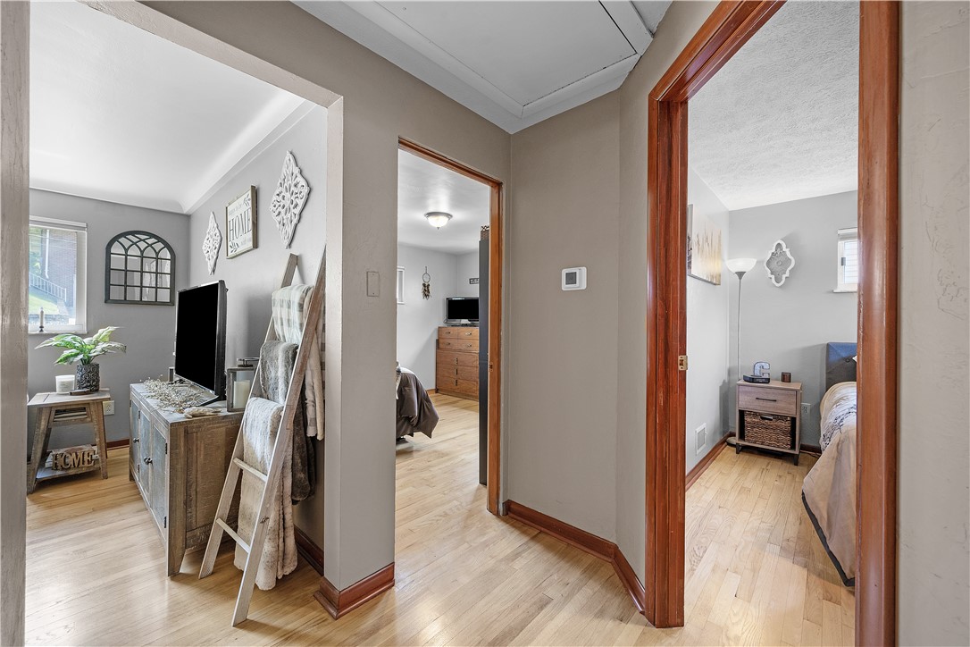 Lincoln Place, Pennsylvania 15207, United States, 2 Bedrooms Bedrooms, ,2 BathroomsBathrooms,Residential,Contingent,145944