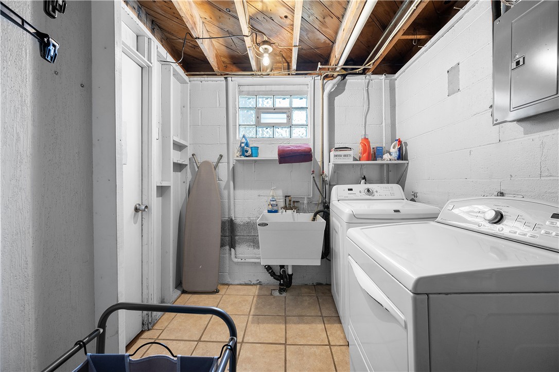 Lincoln Place, Pennsylvania 15207, United States, 2 Bedrooms Bedrooms, ,2 BathroomsBathrooms,Residential,Contingent,145944