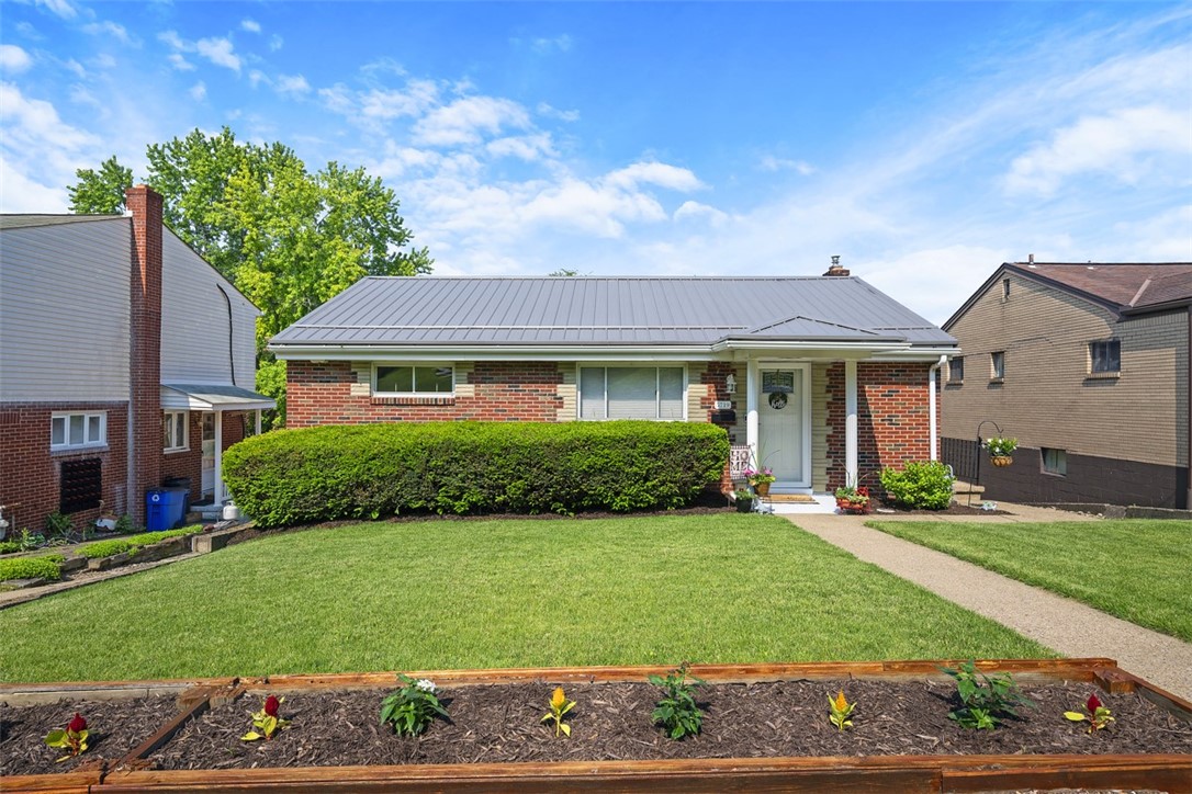 Lincoln Place, Pennsylvania 15207, United States, 2 Bedrooms Bedrooms, ,2 BathroomsBathrooms,Residential,Contingent,145944