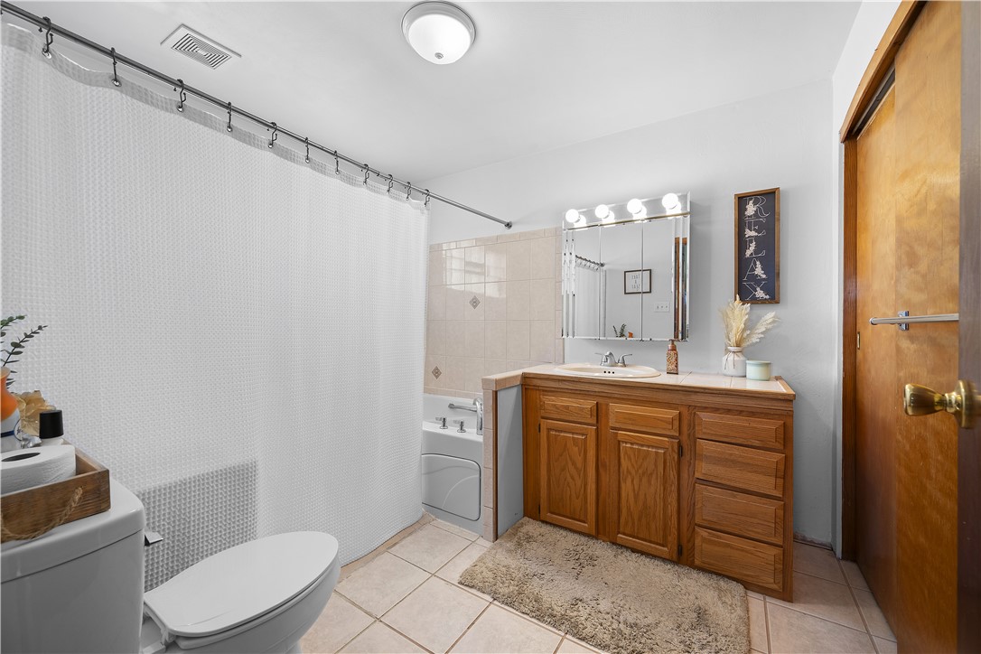 Lincoln Place, Pennsylvania 15207, United States, 2 Bedrooms Bedrooms, ,2 BathroomsBathrooms,Residential,Contingent,145944