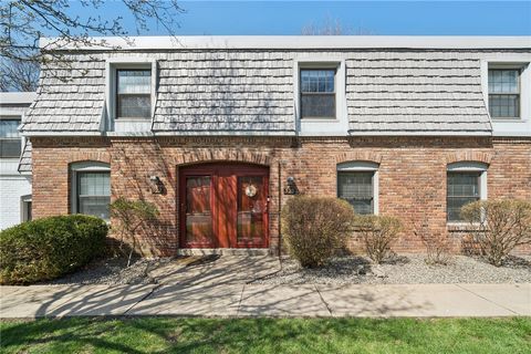 Photo of 520 Carriage Cir, Pittsburgh, PA 15205 (MLS # 1746357)