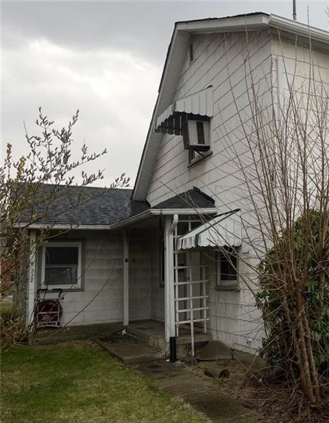 Photo of 227 W North St, Butler, PA 16001 (MLS # 1745915)