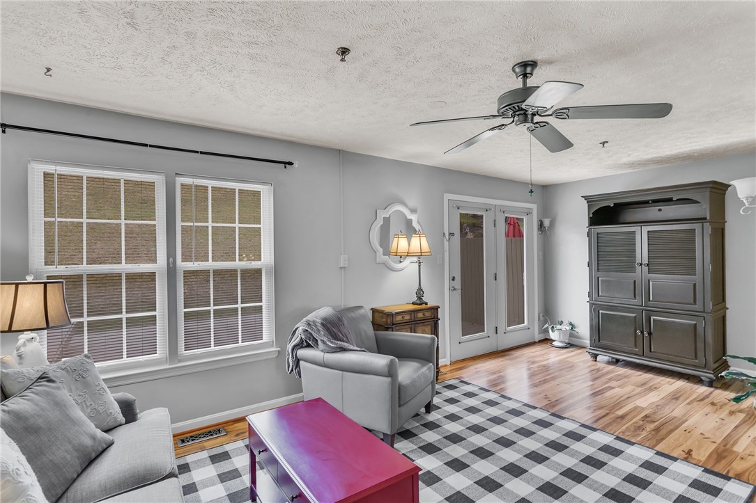 1261 Meadowbrook Dr.