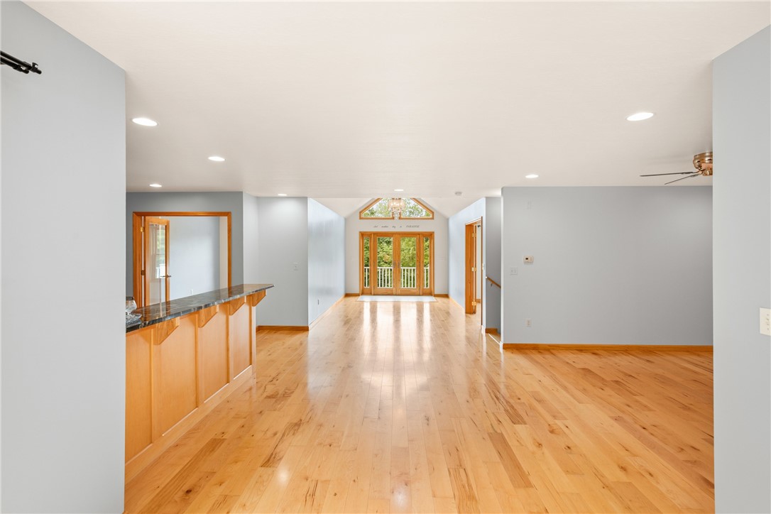 Salisbury, Pennsylvania 15558, United States, 4 Bedrooms Bedrooms, ,3 BathroomsBathrooms,Residential,Contingent,197935