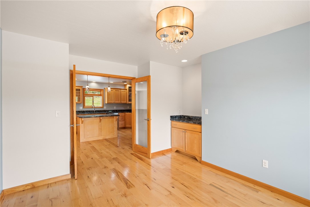 Salisbury, Pennsylvania 15558, United States, 4 Bedrooms Bedrooms, ,3 BathroomsBathrooms,Residential,Contingent,197935