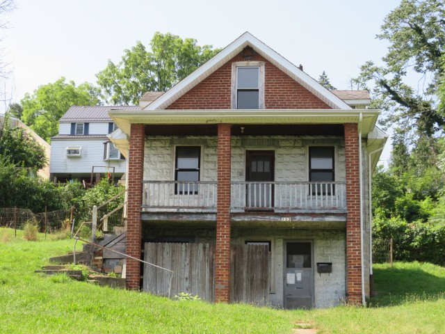 523 Craighead St