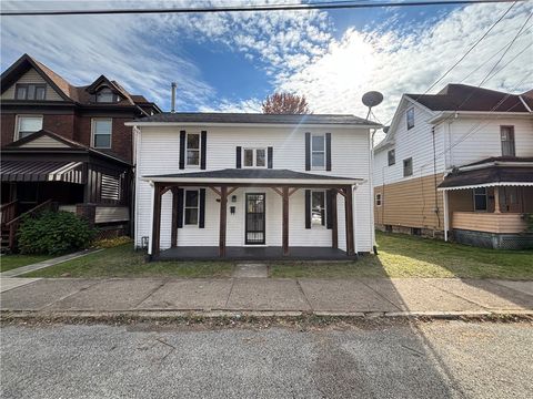 Photo of 1010 Brackenridge Ave, Brackenridge, PA 15014 (MLS # 1731097)